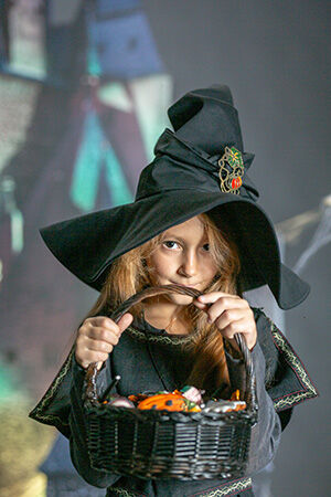 Witch's costume for kids